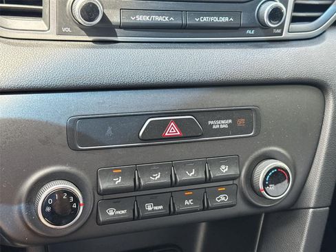 Used 2018 Kia Sportage LX FWD image 32