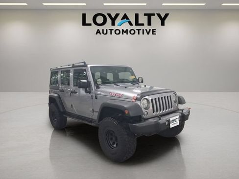 Used 2017 Jeep Wrangler Unlimited Rubicon w/ Cold Weather Group AWD/4WD image 7