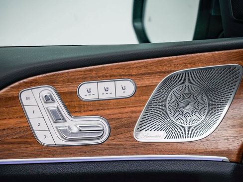 Used 2025 Mercedes-Benz GLS 450 4MATIC image 21