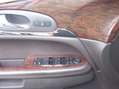 Used 2013 Buick Enclave Premium AWD/4WD image 15