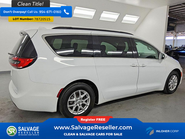 Used 2022 Chrysler Pacifica Touring-L FWD image 4