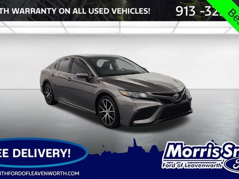 Used 2021 Toyota Camry SE FWD image 1