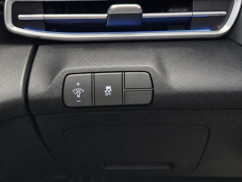 New 2026 Hyundai Elantra Limited FWD image 24