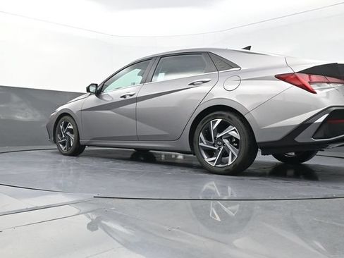 Used 2024 Hyundai Elantra Limited FWD image 35