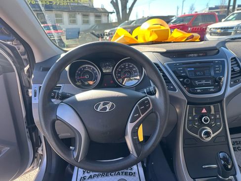 Used 2016 Hyundai Elantra SE image 20