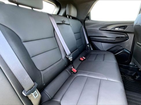 Used 2024 Chevrolet TrailBlazer RS w/ Driver Confidence Package image 25