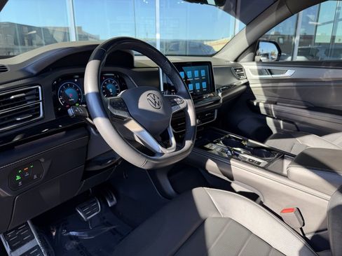 Used 2024 Volkswagen Atlas Cross Sport SEL R-Line w/ Adventure Package image 35