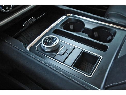 Certified 2024 Ford Expedition XLT image 28