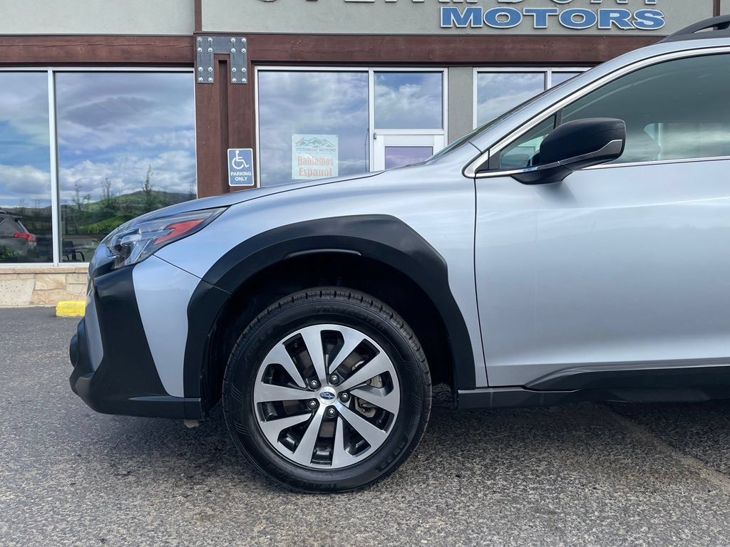Used 2024 Subaru Outback AWD/4WD image 3
