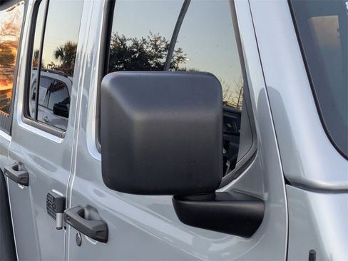 Used 2022 Jeep Wrangler Unlimited Rubicon image 12