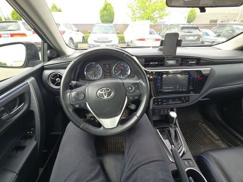 Used 2018 Toyota Corolla XSE FWD image 16
