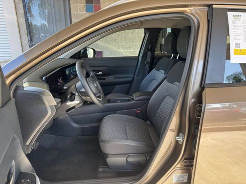 Used 2026 Nissan Kicks SV w/ Cold Weather Package FWD image 25