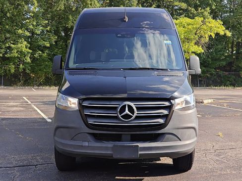 Used 2019 Mercedes-Benz Sprinter 2500 image 10