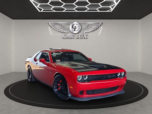 Used 2016 Dodge Challenger SRT Hellcat image 1