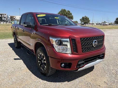 Used 2019 Nissan Titan PRO-4X AWD/4WD image 3