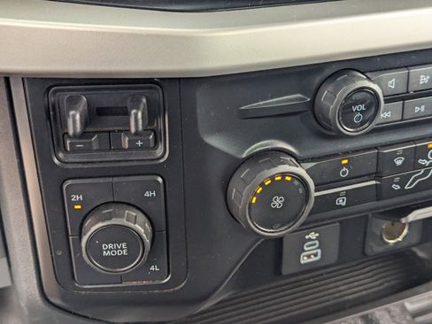 Used 2024 Ford F250 XL w/ Snow Plow Prep Package image 21