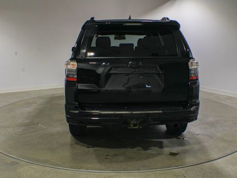 Used 2019 Toyota 4Runner Limited AWD/4WD image 4
