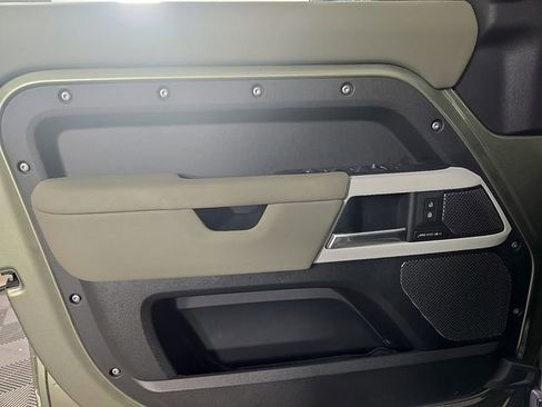 Used 2024 Land Rover Defender 110 S image 12