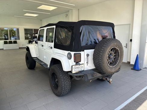 Used 2016 Jeep Wrangler Unlimited Sahara w/ Connectivity Group AWD/4WD image 4