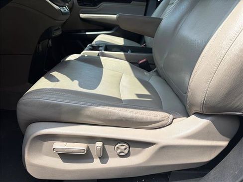 Used 2018 Honda Odyssey Elite image 12