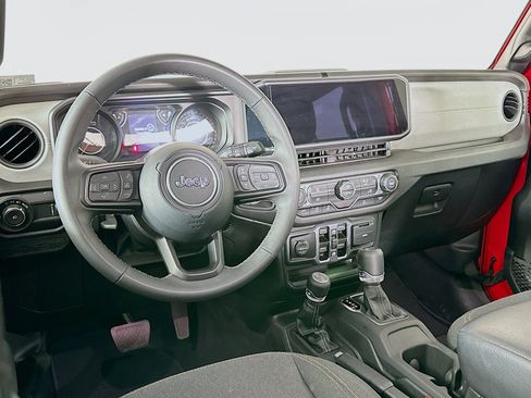 Used 2025 Jeep Wrangler Sport S image 17