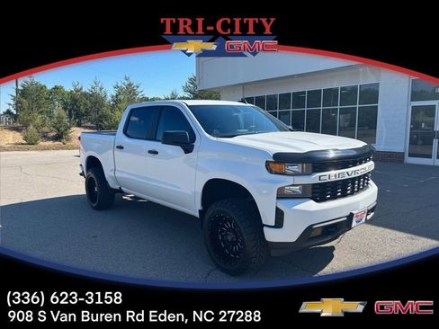 Used 2020 Chevrolet Silverado 1500 Custom w/ Custom Value Package AWD/4WD image 1