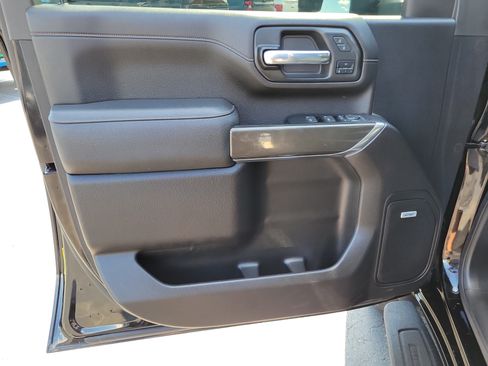 Used 2022 GMC Sierra 2500 AT4 w/ AT4 Premium Plus Package AWD/4WD image 18