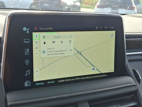 Used 2024 Chevrolet Suburban Premier w/ Premium Package image 18