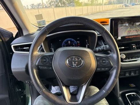 Used 2023 Toyota Corolla Cross XLE image 21