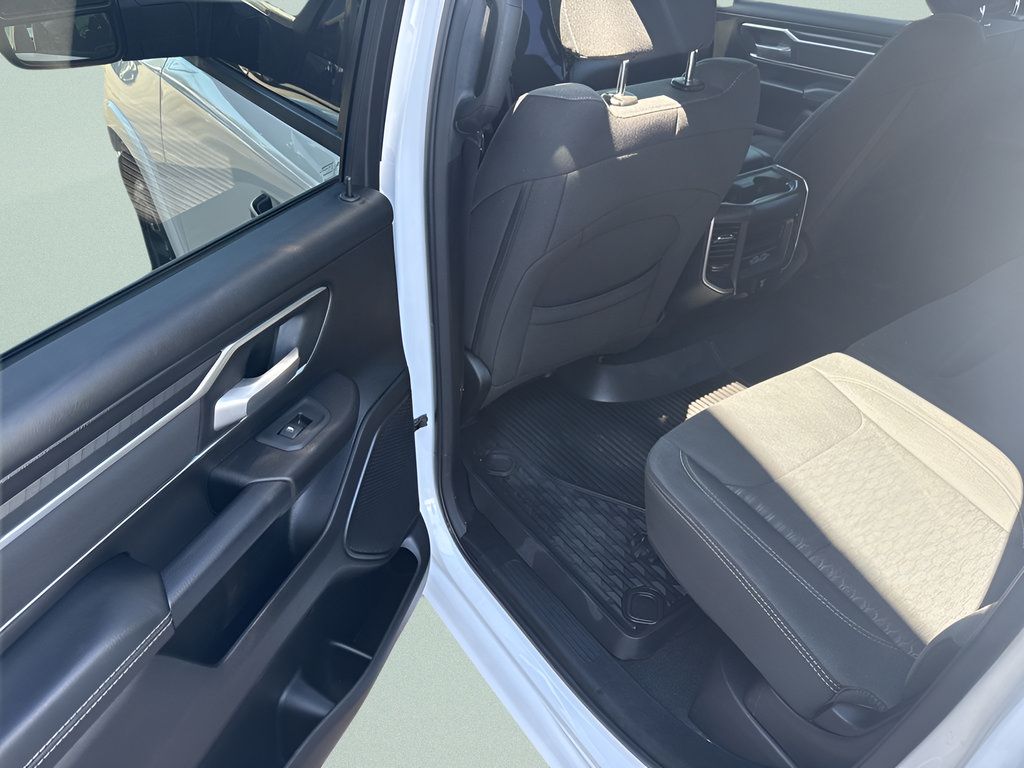Used 2025 RAM 1500 Big Horn AWD/4WD image 9