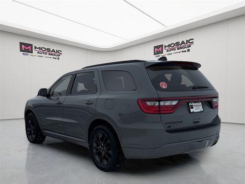 Used 2023 Dodge Durango SXT w/ SXT Blacktop Group image 5