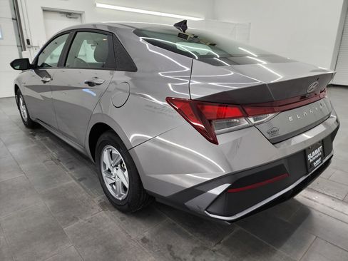 Used 2024 Hyundai Elantra SE image 6