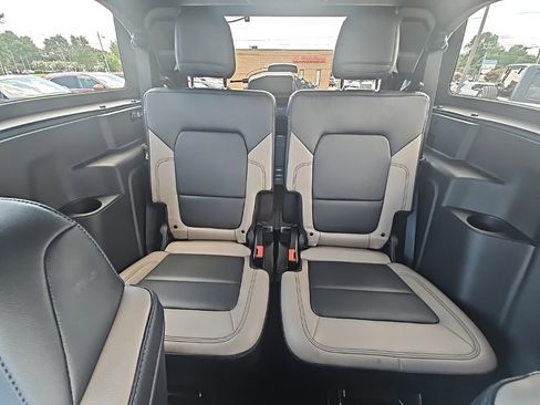 Used 2022 Ford Bronco Wildtrak image 13