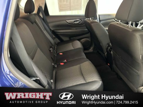 Used 2020 Nissan Rogue SV image 16