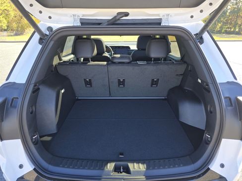 New 2026 GMC Terrain AT4 w/ Convenience Package III image 27