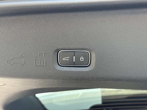 New 2027 Lincoln Navigator Reserve w/ Jet Appearance Package AWD/4WD image 13