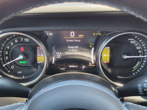 Used 2021 Jeep Wrangler Unlimited Sahara w/ Cold Weather Group AWD/4WD image 9