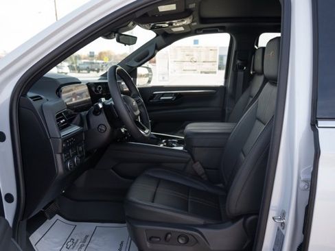 New 2026 Chevrolet Suburban High Country image 19