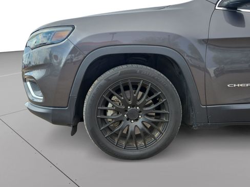 Used 2019 Jeep Cherokee Limited FWD image 9