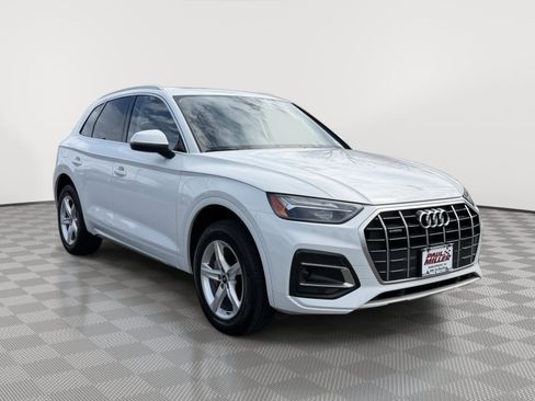 Used 2023 Audi Q5 2.0T Premium w/ Convenience Package image 3