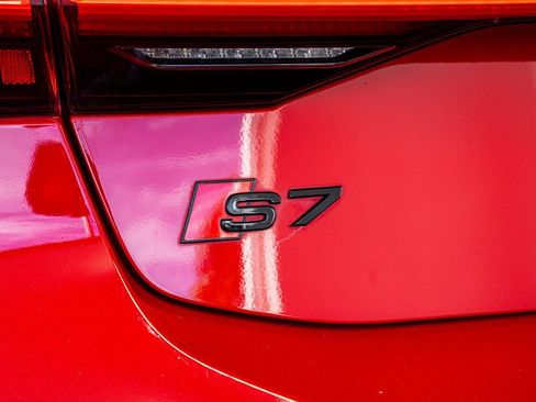 Used 2022 Audi S7 Prestige w/ Prestige Package image 23