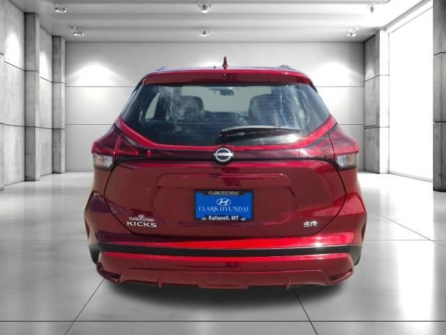 Used 2023 Nissan Kicks SR w/ SR Premium Package FWD image 6