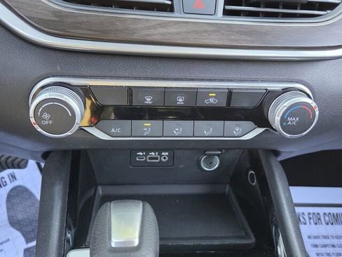 Used 2024 Nissan Altima 2.5 SV FWD image 20