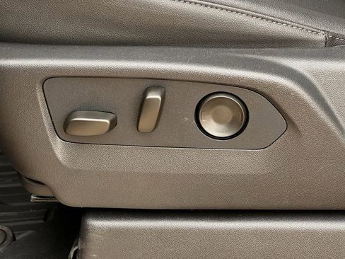 New 2026 GMC Sierra 1500 SLT image 21