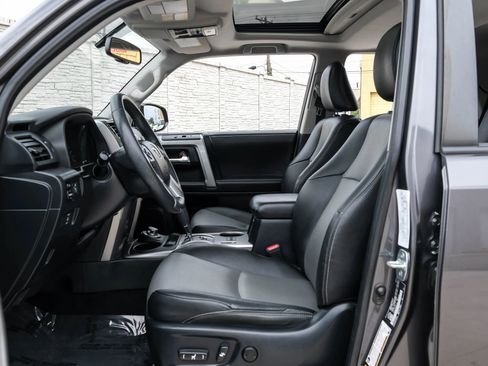 Used 2019 Toyota 4Runner SR5 Premium AWD/4WD image 4