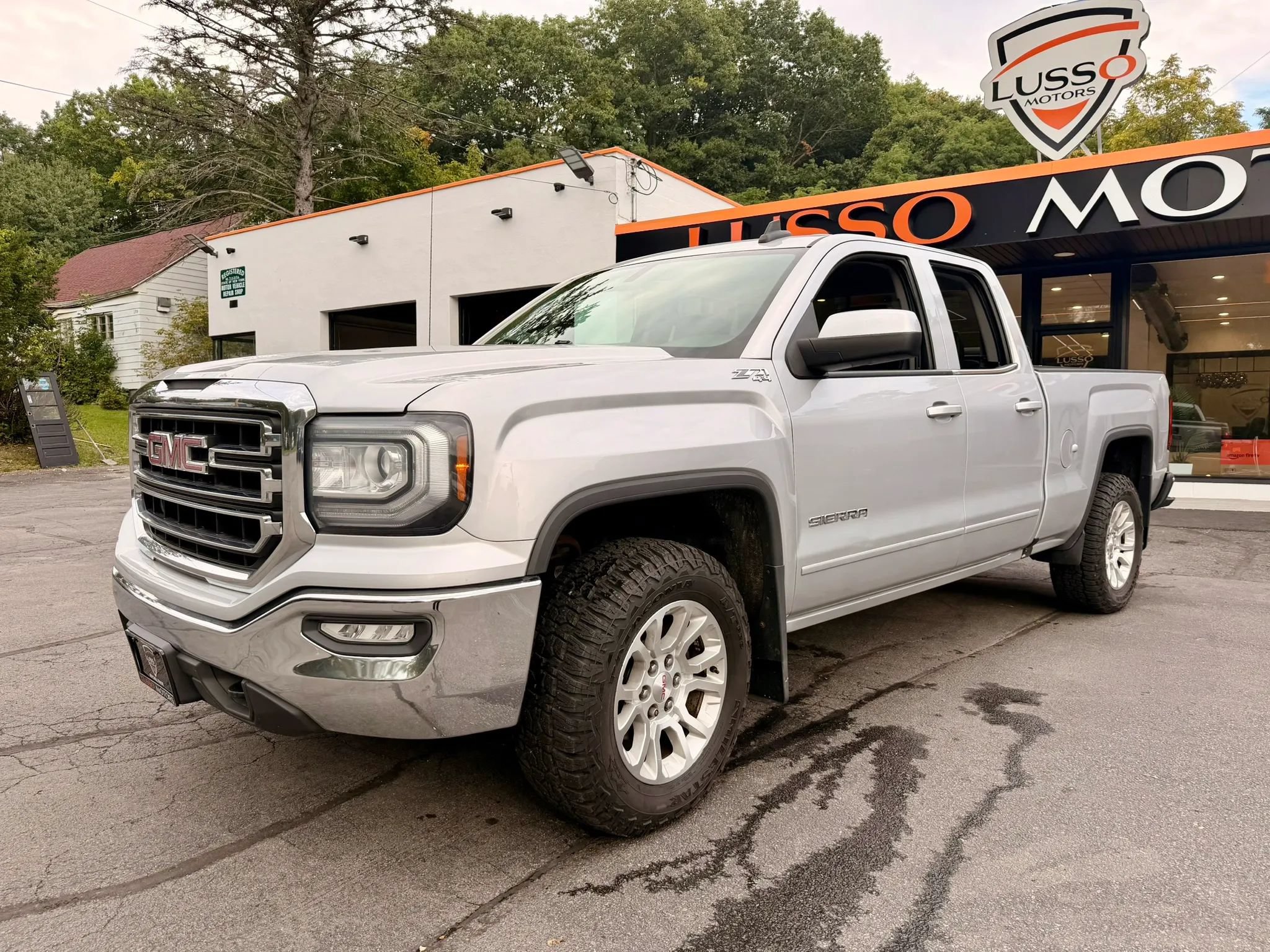 Used 2016 GMC Sierra 1500 SLE w/ SLE Value Package AWD/4WD image 3