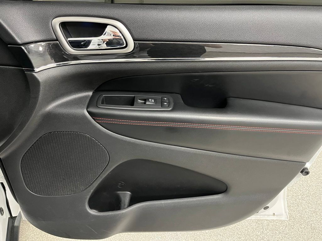 Used 2017 Jeep Grand Cherokee Trailhawk AWD/4WD image 54