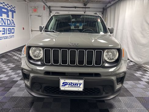 Used 2019 Jeep Renegade Sport w/ Sport Appearance Group image 2