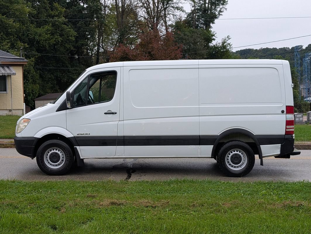 Used 2008 Dodge Sprinter 2500 RWD image 8