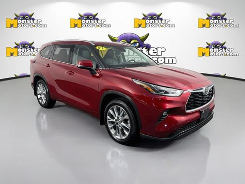 Used 2021 Toyota Highlander Limited AWD/4WD image 3